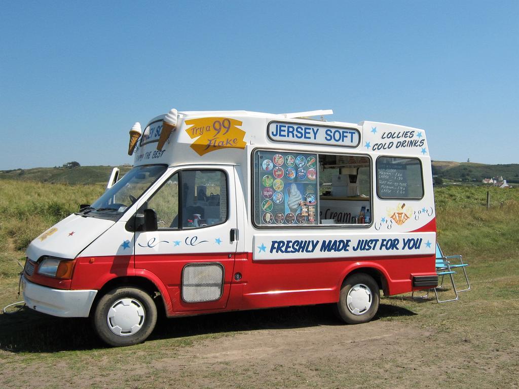 Discovery Bay St Ouen's Exterior foto